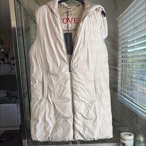 Bernardo❄️ Women's Off-White Quilted Vest
